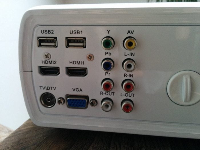 Crenova XPE 600 projector back