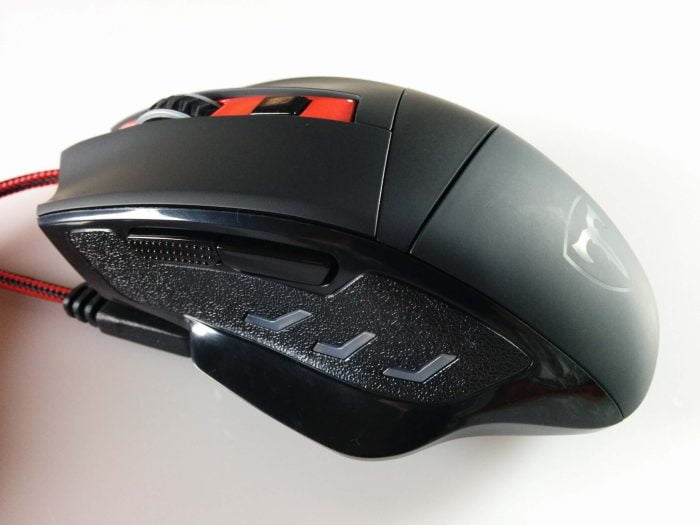 Vue de côté de la souris de jeu VicTsing