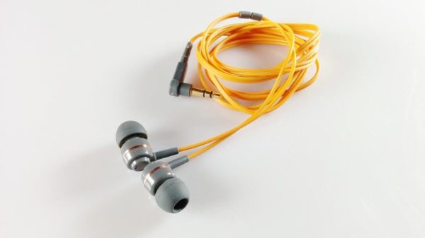 SoundMAGIC ES18 in-ear test en review