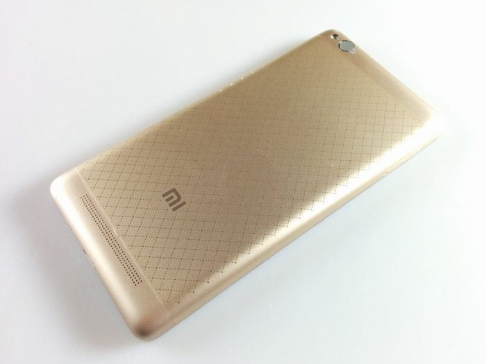 Xiaomi Redmi 3 terug