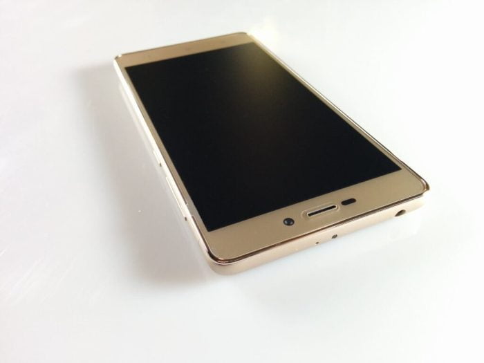 Xiaomi Redmi 3 kabinet foran