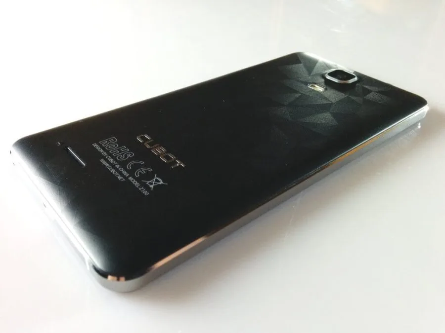 Cubot Z100 bagside