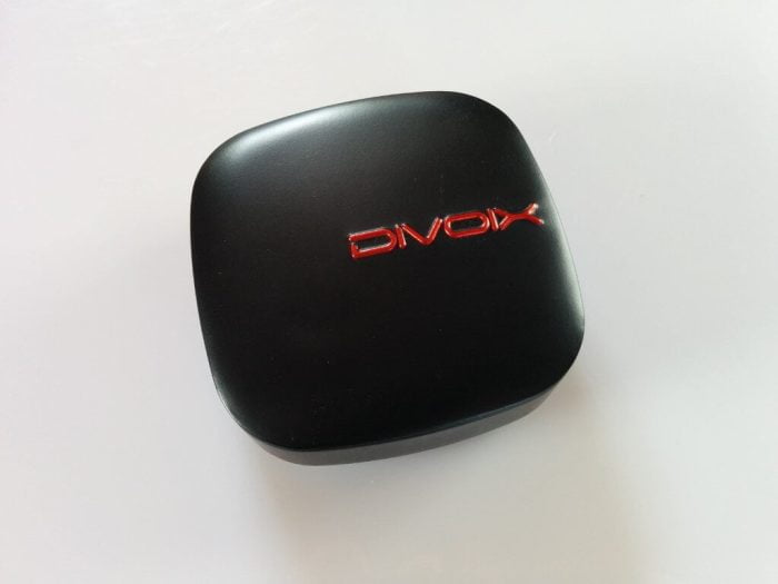 UMi DIVOIX DV99 in-ear box