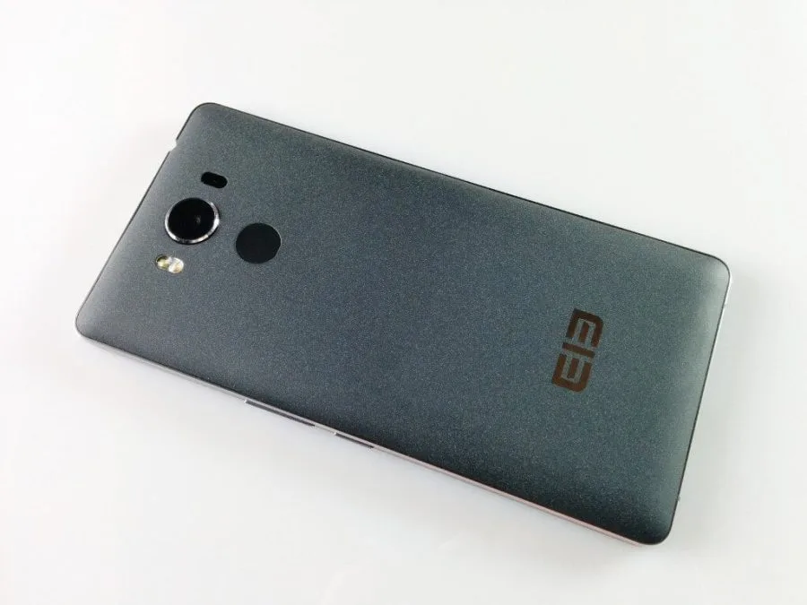 Elephone P9000 zadní strana