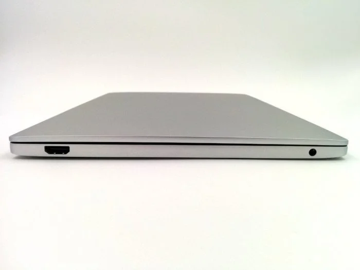 Xiaomi Notebook Air HDMI y conector de auriculares