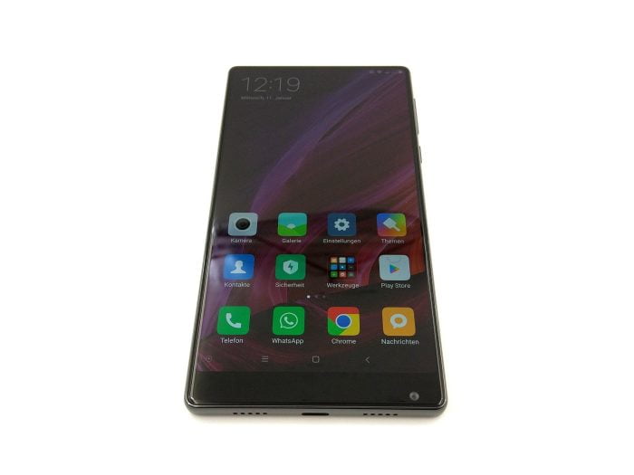 Affichage de Smartphone de test de Xiaomi Mi Mix