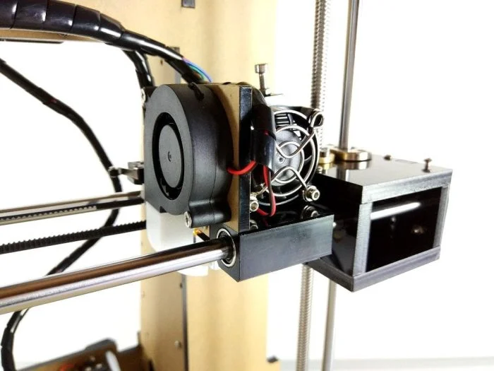 ישיר extruder