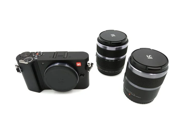 Yi M1 avec deux lentilles