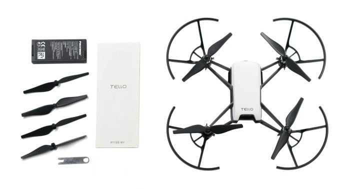 DJI Ryze Tello levering med batteri, reserve propeller, propeller værktøj og manual