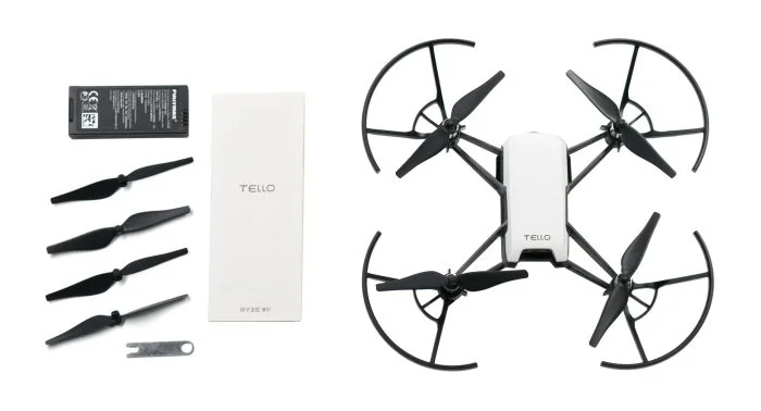 DJI Ryze Tello delivery with battery, spare propeller, propeller tool and manual