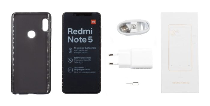 Leveringsomfang av Xiaomi Redmi Note 5 Global med beskyttelsesdeksel, ladingskabel, lader, SIM-nål og manual