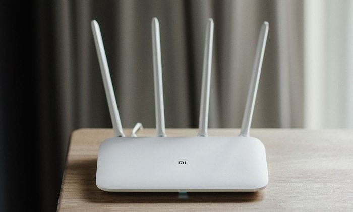 Le routeur Xiaomi Mi WiFi 4 de face