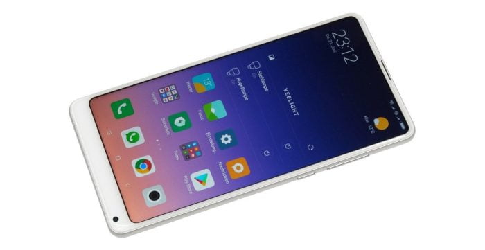 Look at the display of the Xiaomi Mi Mix 2S