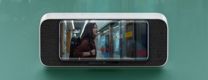 Díky novému reproduktoru Xiaomi Wireless Charge je možné nabíjet a sledovat videa současně.