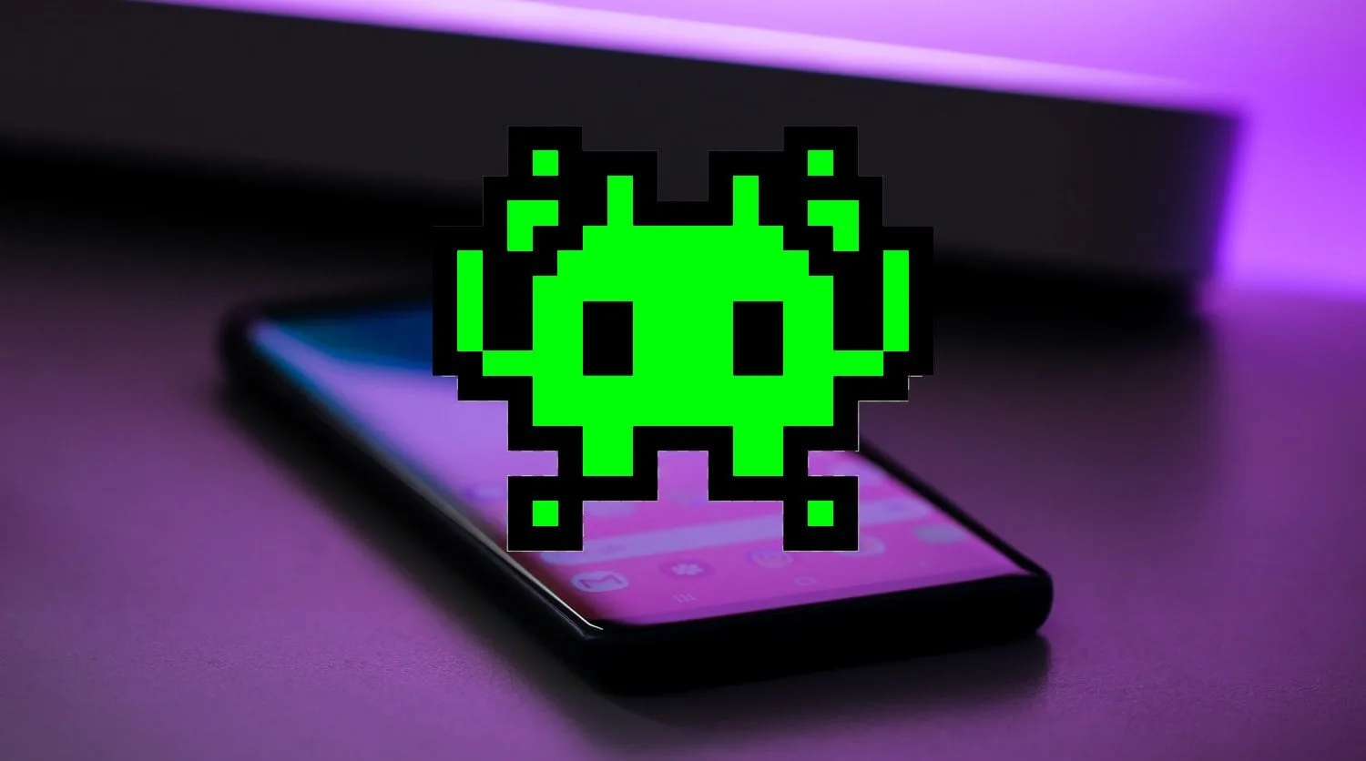 Mobile phone hygiene: disinfect your smartphone with UV light.