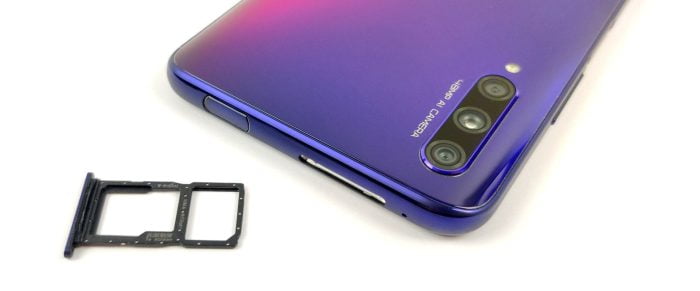 The Honor 9X Pro with hybrid SIM slot.
