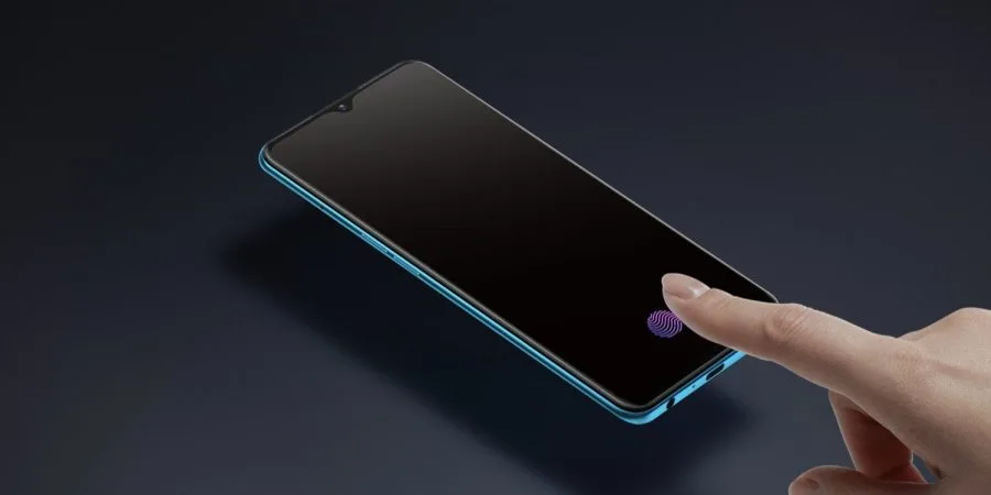 Skener otisků prstů na displeji.