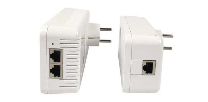 devolo Magic 2 adapter WiFi i LAN gniazda Ethernet.