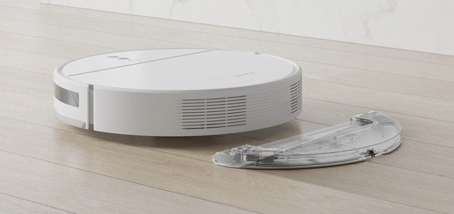 Dreame F9 robot vacuum with removable water tank.