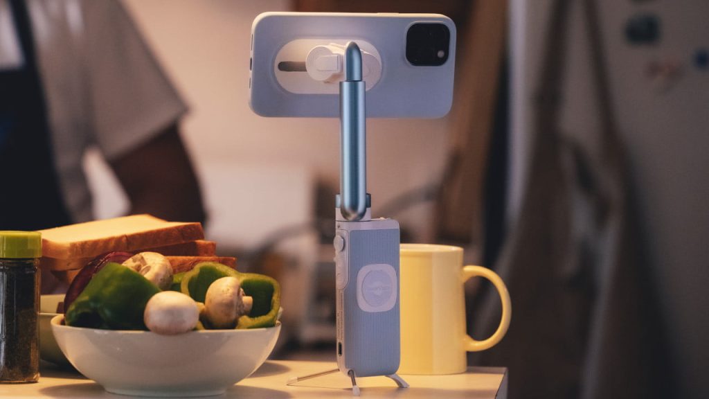 PowerVision S1 - Mini smartphone gimbal with Qi charging function