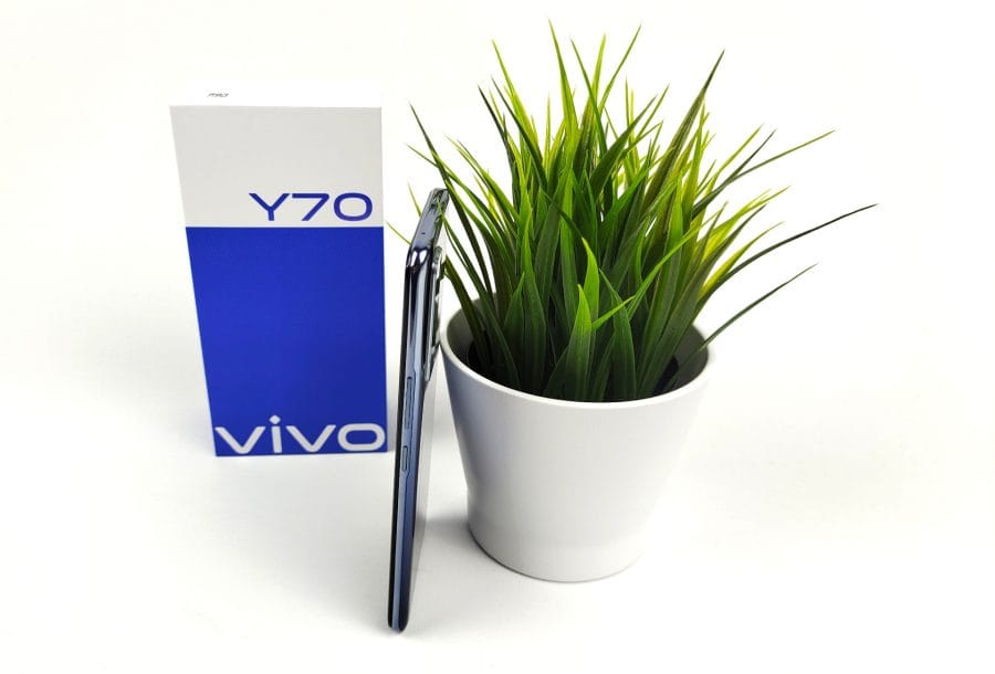 vivo Y70-side