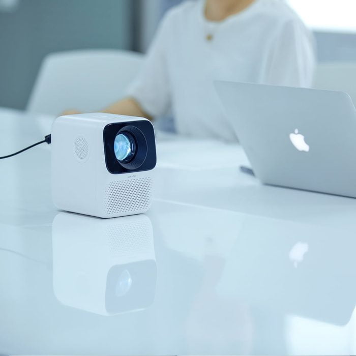 Wanbo T2MAX-projector op kantoor