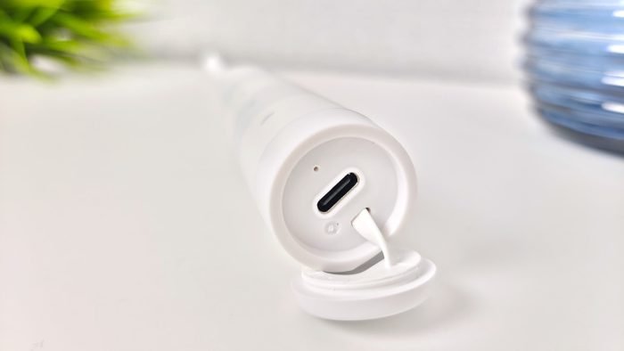 Oclean Flow sonic toothbrush charging socket