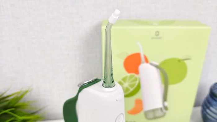 Irrigateur buccal Oclean W10 avec buse attachée