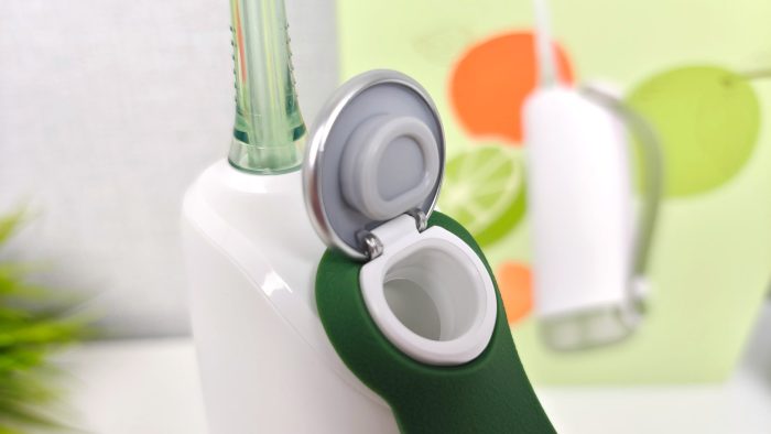 Recipiente de água com abertura do irrigador oral Oclean W10