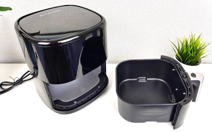 BlitzHome BH-AF2 hot air fryer with cooking basket