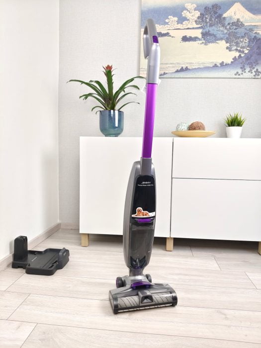 JIMMY HW8 Pro vacuum cleaner self-standing.