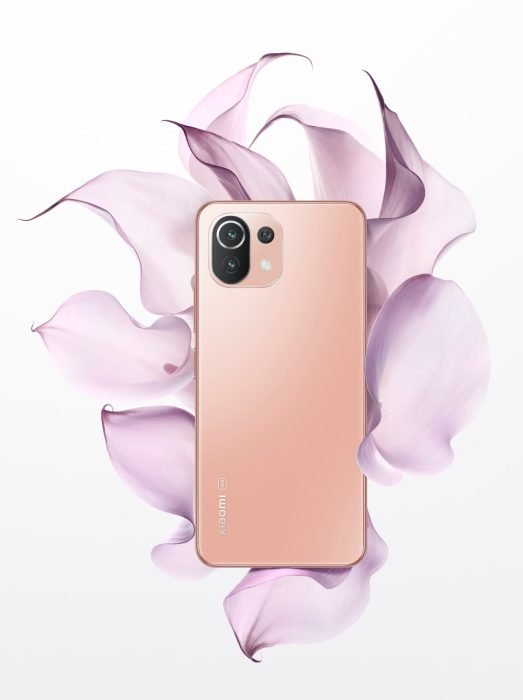 Xiaomi 11 Lite 5G NE в персиково-розовом цвете