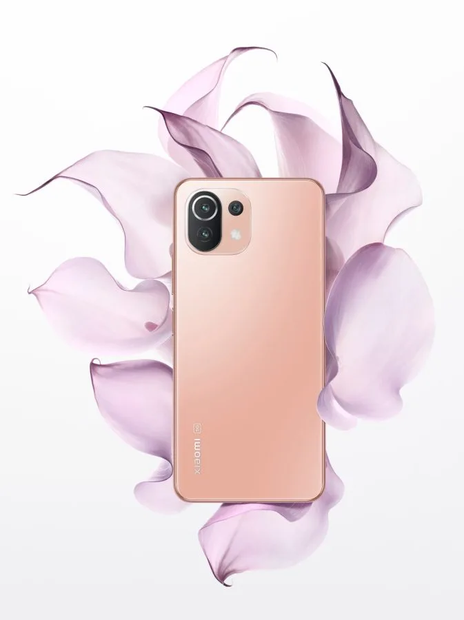 Xiaomi 11 Lite 5G NE в персиково-розовом цвете