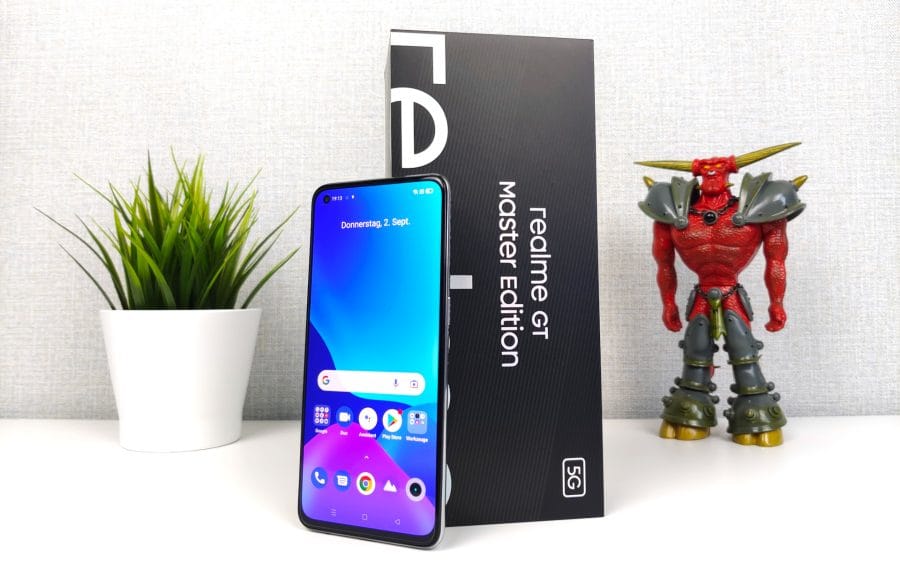 realme GT Master Edition z widokiem na wyświetlacz