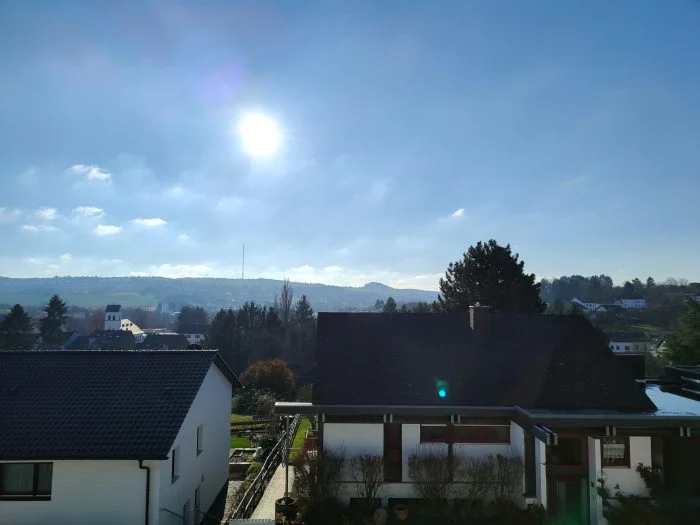 Realme GT Neo2 journée d'essai de la caméra maisons de ciel bleu