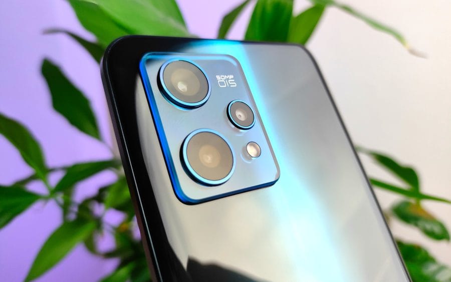 realme 9 Pro+ Dreifachkamera auf der Rückseite.