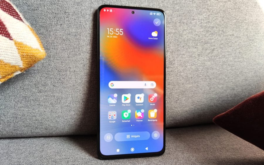 Pantalla Redmi Note 11 Pro 5G AMOLED con colores llamativos.