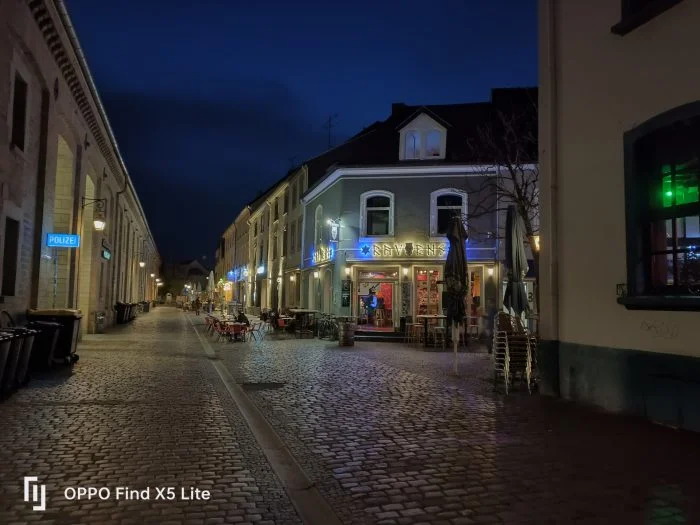 OPPO Hitta X5 Lite huvudkamera testbild natt gamla stan