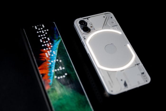 Ingenting telefon (1) Bagsidedesign (2)