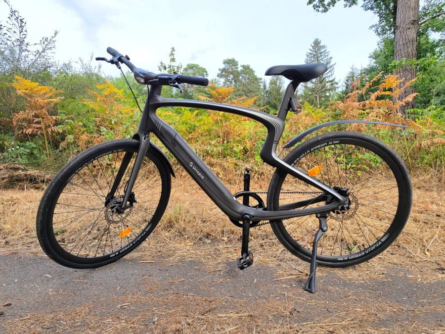 Urtopia e-bike carbon frame from the side