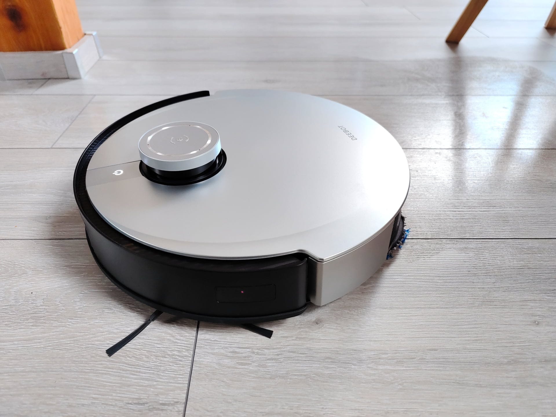 ECOVACS DEEBOT X1 OMNI - Dammsugare - självgående - utan påse - 1 batteri,  laddare medföljer