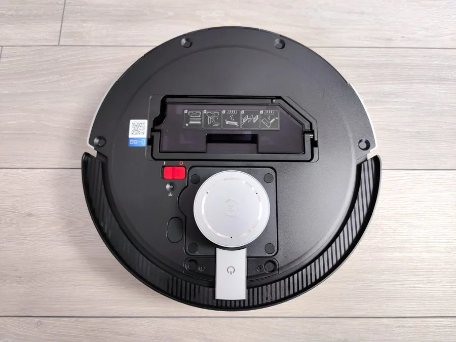 ECOVACS DEEBOT X1 OMNI vakuumrobot utan lock uppifrån