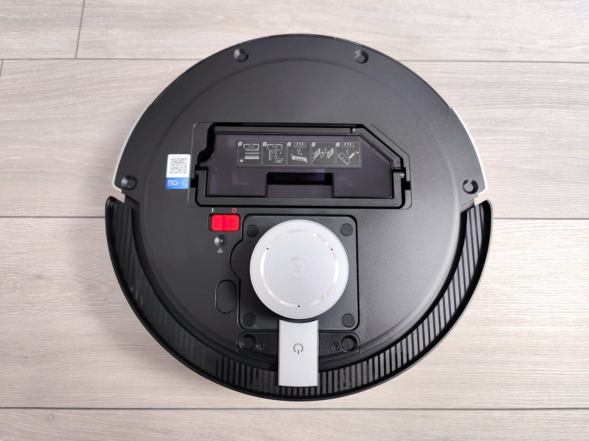 Test Ecovacs Deebot X1 Omni : l'aspirateur robot laveur qui veut vous faire  gagner du temps - CNET France