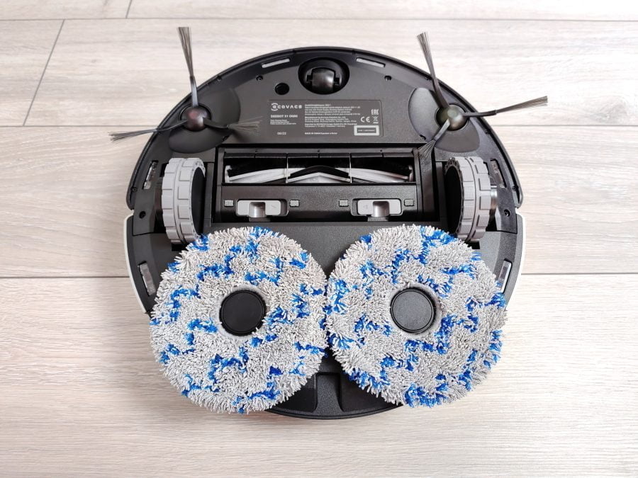The DEEBOT X1 Omni from below with mopping pads