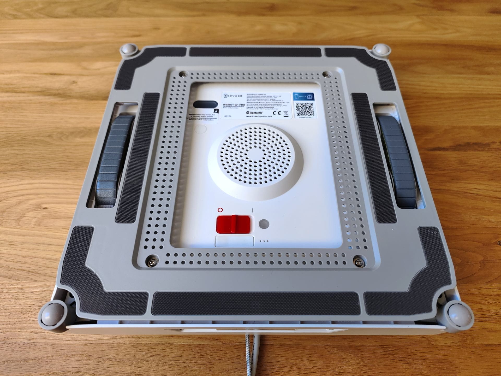 TEST: Ecovacs Winbot W1 Pro – Rene vinduer uten rot og søl