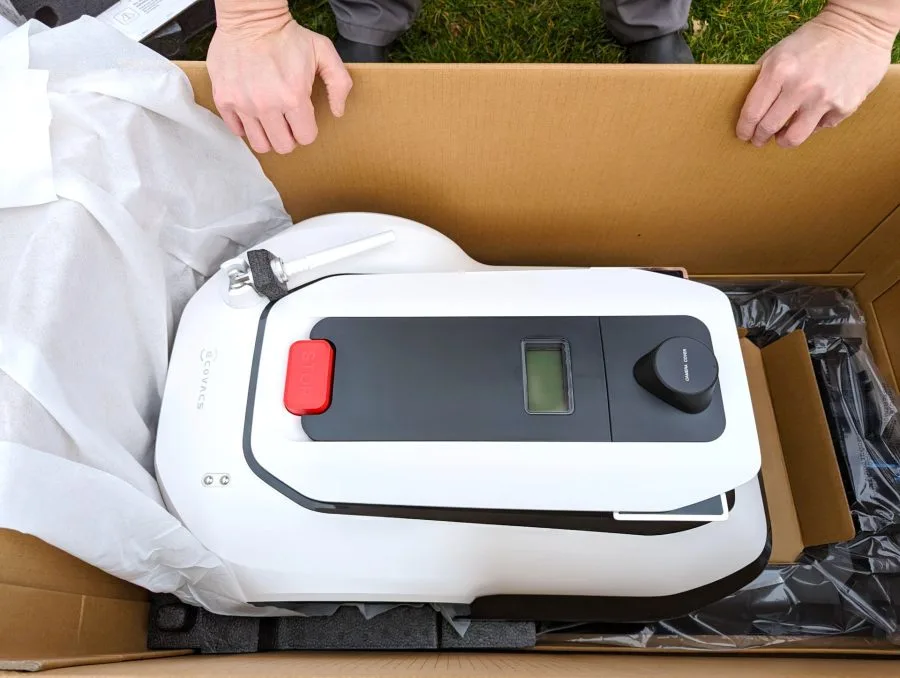 ECOVACS GOAT G1 w pudełku