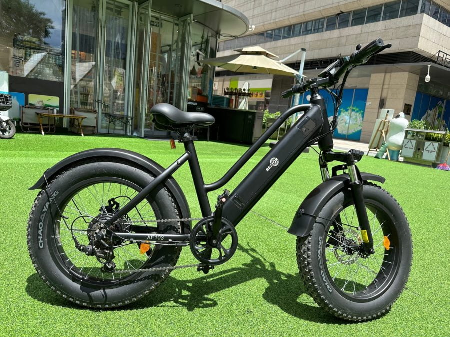 BEZIOR XF103 E-Bike von der Seite fotografiert