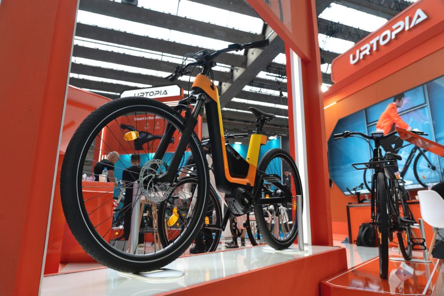 Front view of Urtopia Fusion with front wheel
