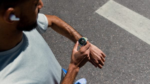 Amazfit Komoot عنوان أخبار تعاون Amazfit Komoot