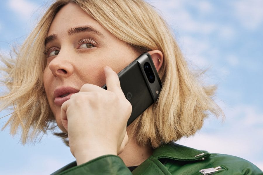 Google Pixel 8 Lifestyle Woman on the phone (2)